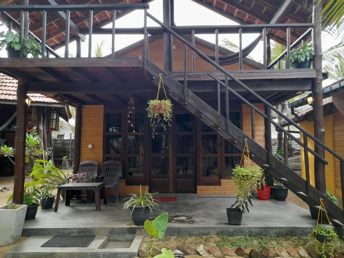Golden Beach Chalets Baía de Arugam Exterior foto